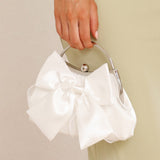 Satinasti Clutch sa Mašnom - Bela