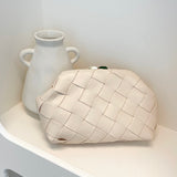 Vasanti Woven Clutch - Bež