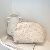 Vasanti Woven Clutch - Bež
